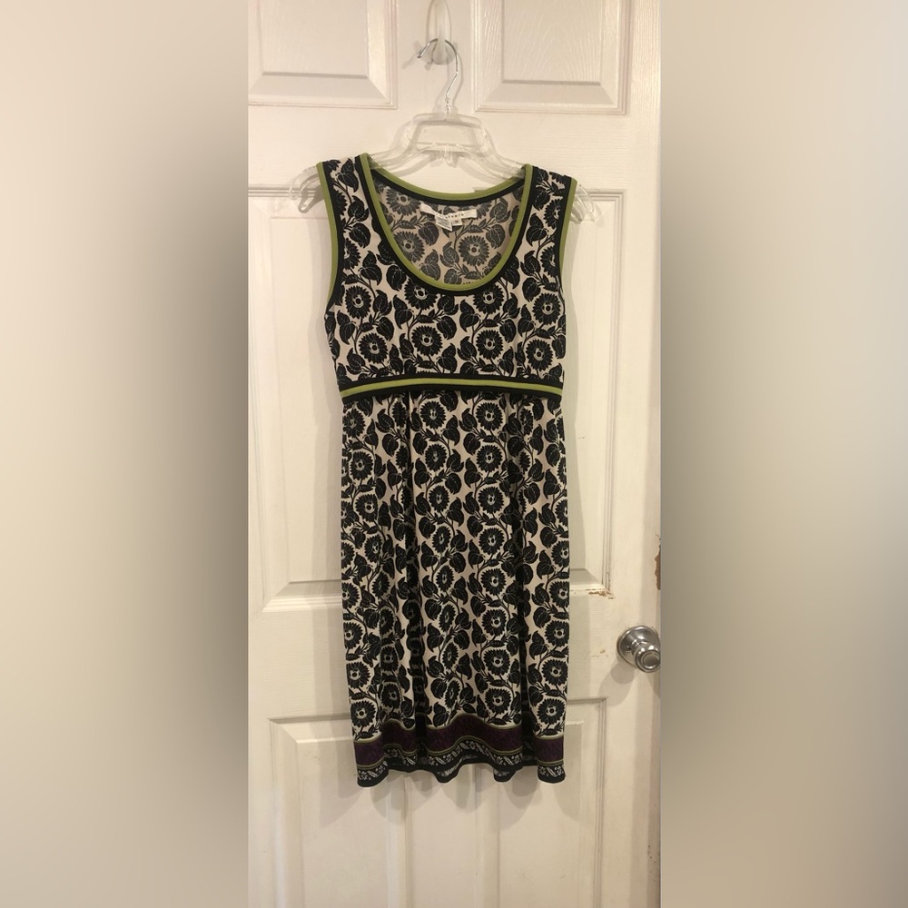 Floral Sleeveless Dress Max Studio. Black and White with green